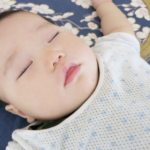 生後1ヶ月の赤ん坊がうなる理由は何故 とっておきの解決法とは うさぎのお部屋